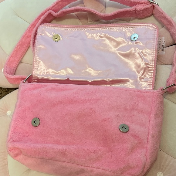 Chanel Precision Fuzzy Pink and White CC Logo
Crossbody Shoulder Bag New. - Picture 5 of 8